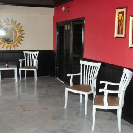 Monte فندق 2*